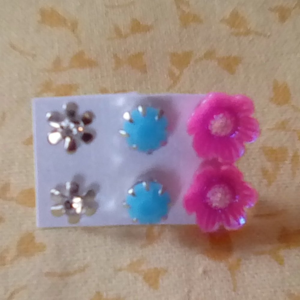 3 Pair of Colorful Stud Earrings